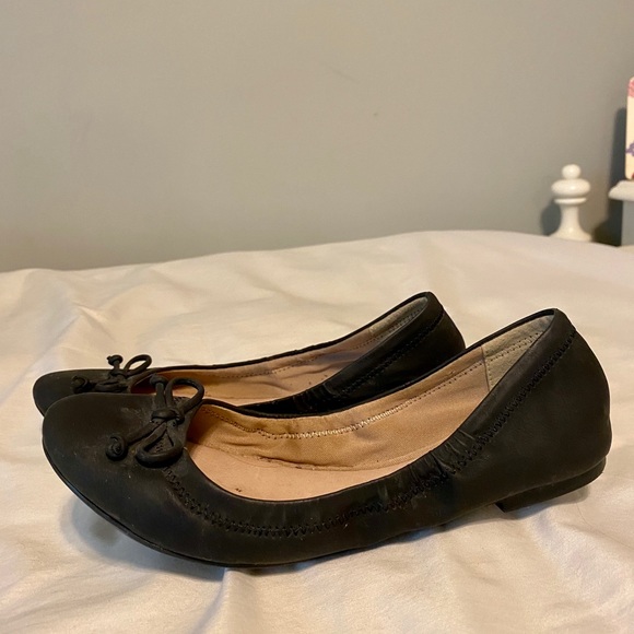 Restricted Black Flats With Bow - Picture 6 of 7